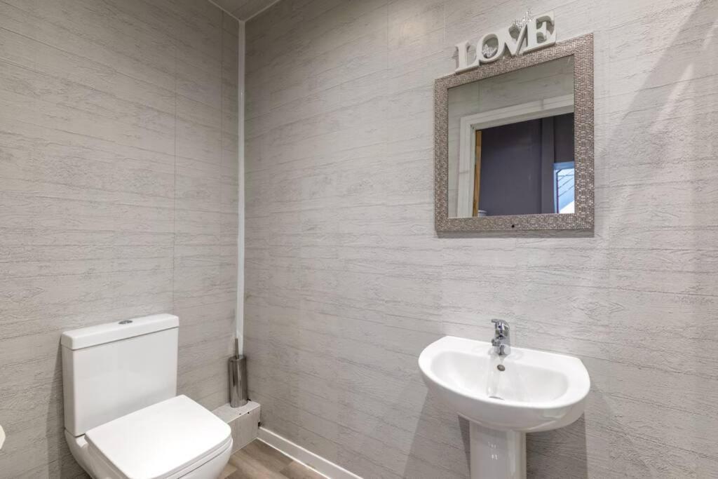 Darlington Luxury Penthouse Apartment Exteriör bild